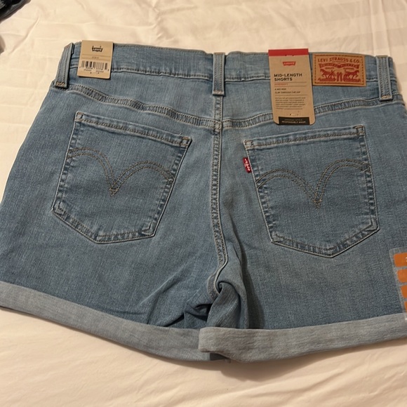 Levi’s women’s shorts light wash denim brand new with tags size 12 - Picture 4 of 5